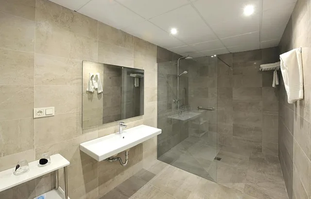 جناح جونيور بشرفة، Hotel Salobrena Suites 4/5