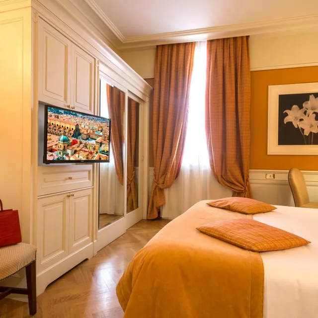 غرفة بسرير كينج، Hotel Corona d Oro 1890 1/10