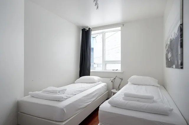 شقة بستة أسرّة بـ3 غرف نوم مع أريكة، Einholt Apartments 6/10
