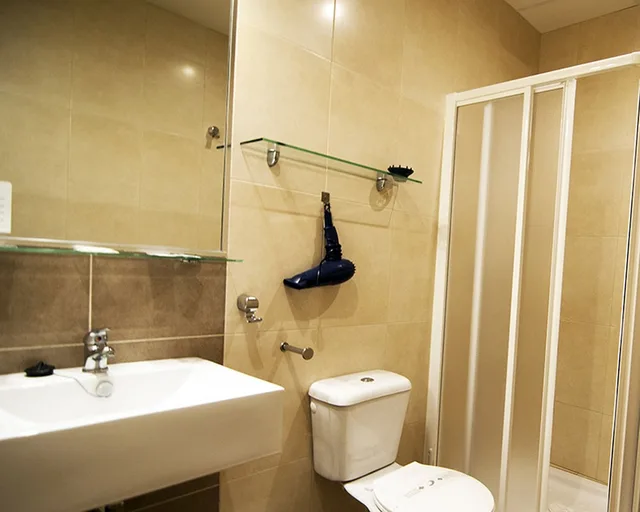 3 Bedrooms, Family, Apartment, 1 Single and 2 Double Beds، Plaza de La Luz Cadiz 2/2