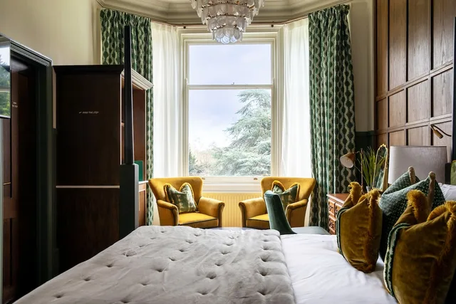 غرفة سوبيريور بسرير كوين، Worplesdon Place Hotel 3/5