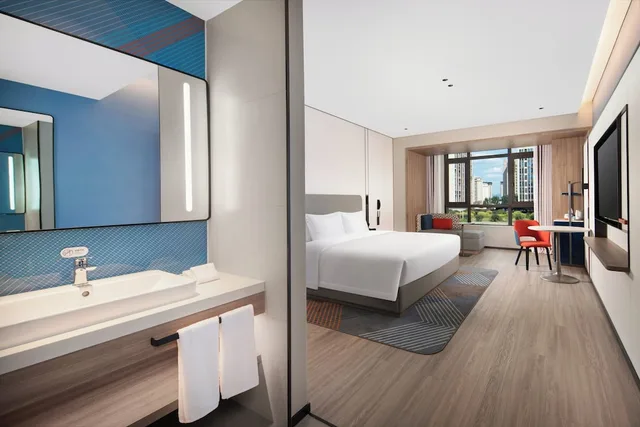 غرفة قياسية بسرير كينج، Holiday Inn Express Chongqing Tongliang 6/6