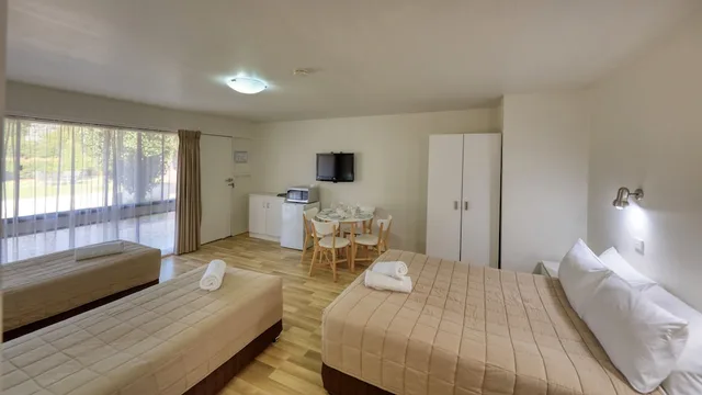 غرفة عائلية بسرير كوين وسريرين منفصلين، Motel Menere Apos S 2/3