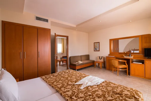 جناح جونيور بإطلالة على البحر، Alexandros Palace Hotel and Suites 4/10