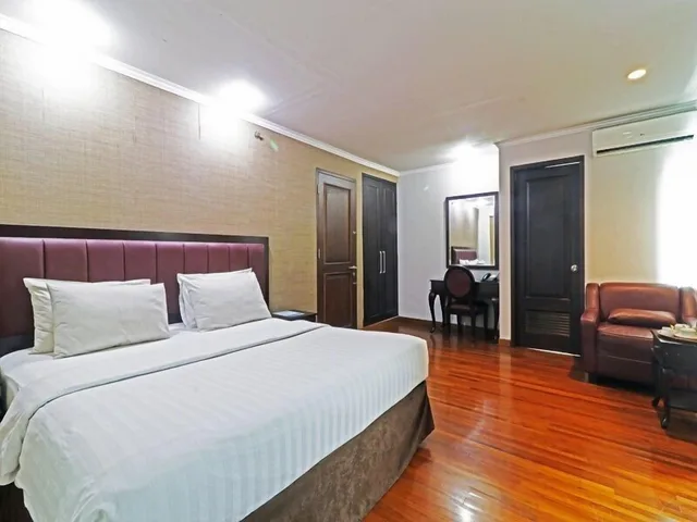 Executive, King Bed, P Hotel Jakarta 1/7