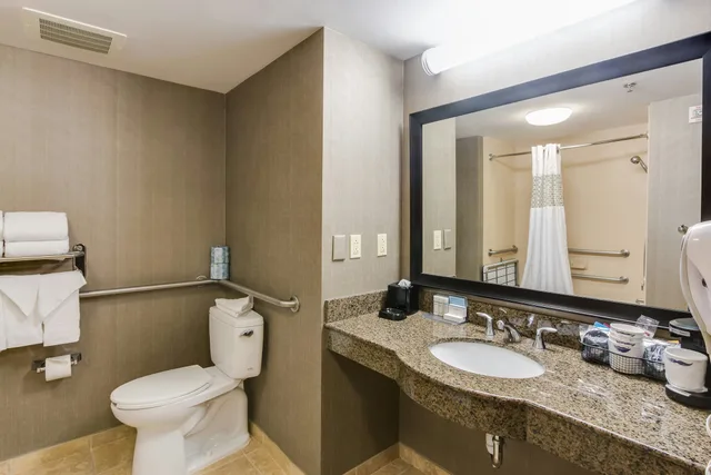 غرفة بسرير كينج لذوي الإعاقة، Hampton Inn & Suites Mt. Juliet 2/4