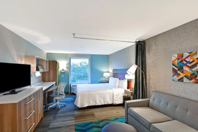 جناح استوديو بسرير كينج مع أريكة، Home2 Suites by Hilton Tampa USF Near Busch Gardens 1/5