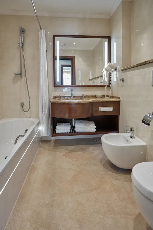 3 Bedrooms, Family, Apartment, 1 Double and 2 Queen Beds، Hotel Romance Puskin 4/4