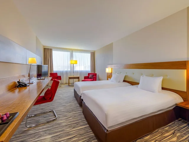 غرفة عائلية بسريرين كوين، Movenpick Hotel Geneva 3/6