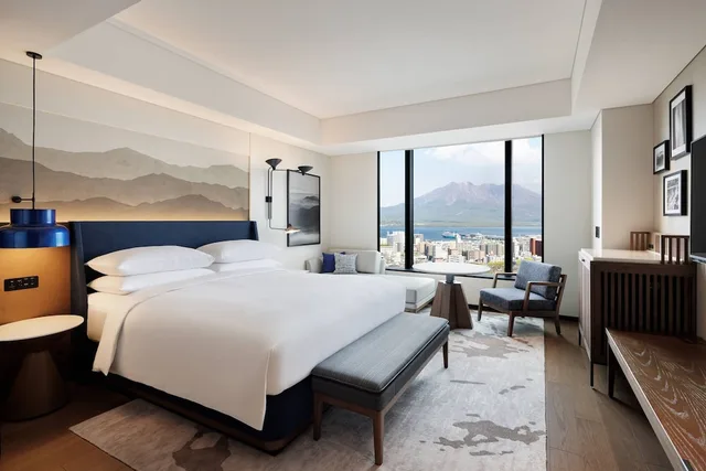 غرفة كلوب بسرير كينج، Sheraton Kagoshima 1/4