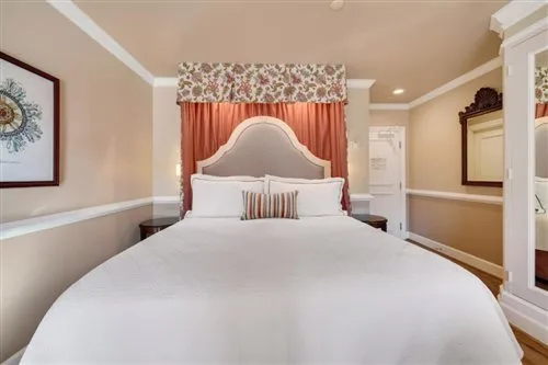 غرفة بسرير مزدوج، Spindrift Inn 1/2