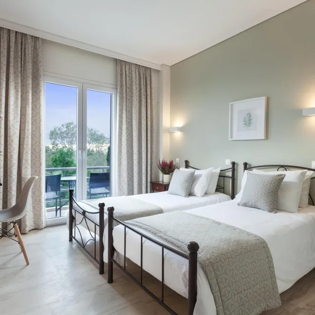 غرفة سوبيريور رباعية بإطلالة على البحر، Minavra Hotel 4/10
