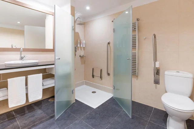 غرفة سوبيريور بسرير مزدوج، Le Meridien Ra Beach Hotel And Spa 4/6