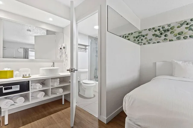 غرفة قياسية بسريرين كوين، Travelodge by Wyndham Orlando Lake Buena Vista South 9/9