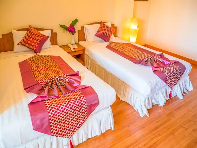 غرفة سوبيريور بسرير كينج بشرفة، Chomsin Hua Hin Hotel 10/10