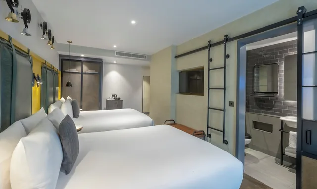 غرفة ديلوكس بسريرين مزدوجين، Clayton Hotel City of London 1/6