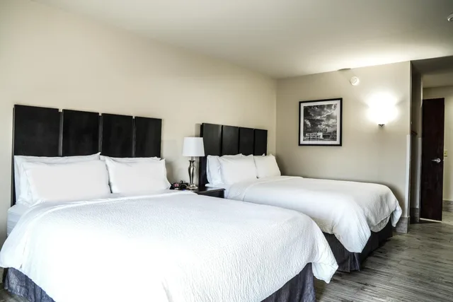 غرفة بسريرين لذوي الإعاقة، Holiday Inn Express Hotel And Suites Weatherford 3/6