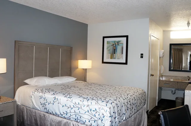 غرفة بسرير كوين، Americas Best Value Inn Milpitas Silicon Valley 2/7
