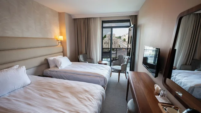 Room, Queen Bed, Balcony, Istanbul Midpoint Hotel 7/10