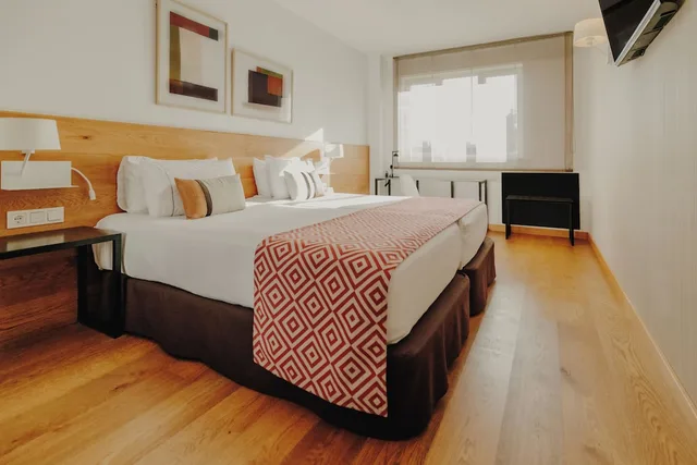 غرفة قياسية بثلاثة أسرّة، Rafaelhoteles Atocha 5/9