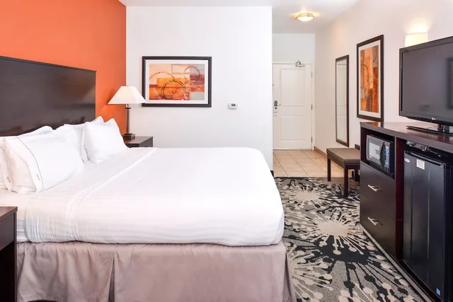 غرفة قياسية بسرير كوين، Holiday Inn Express Hotel And Suites Greenfield 1/2
