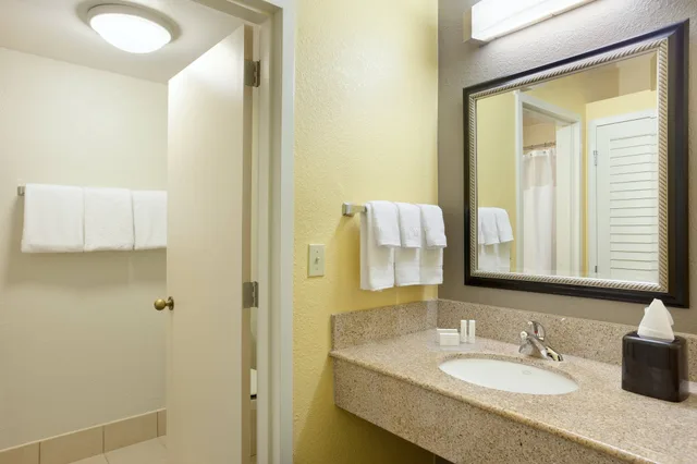 غرفة عائلية بسريرين كوين، Courtyard Fort Lauderdale Plantation 4/6