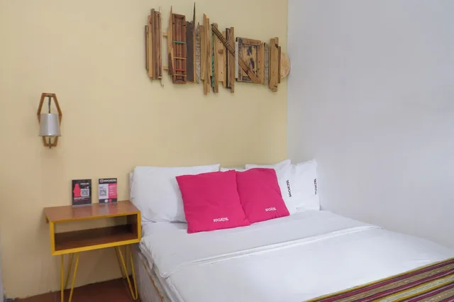 Private, Compact, Double Bed, Shared Bathroom، Socialtel Antigua Guatemala 1/7