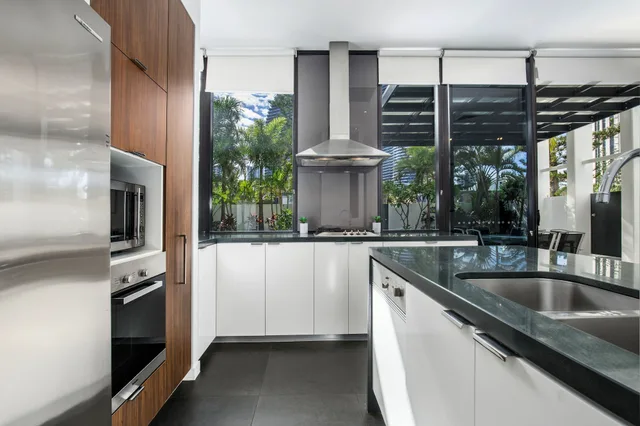 3 Bedroom Beach House، Ultra Broadbeach 7/9