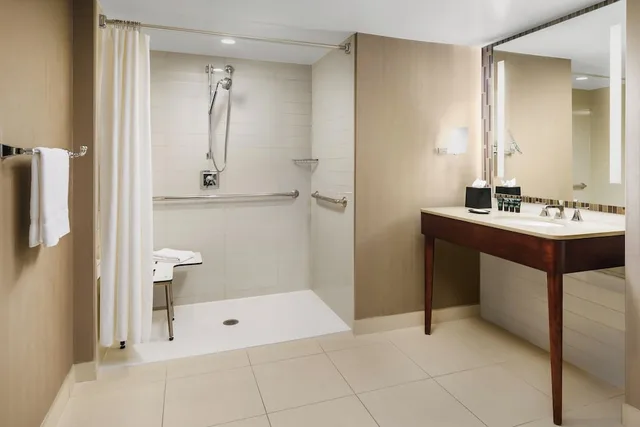 Standard, 2 Double Beds, Accessible, The Westin Portland Harborview 2/2