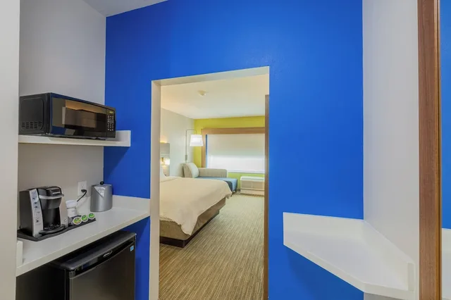 غرفة قياسية بسريرين كوين، Holiday Inn Express Suites Lindale 5/5