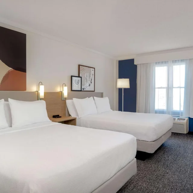 غرفة بسرير كينج وسريرين كوين لذوي الإعاقة، Spark by Hilton Orangeburg 1/6