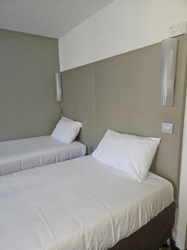 غرفة قياسية بسريرين منفصلين، CAMPANILE VILLENEUVE SUR LOT - PUJOLS 4/10