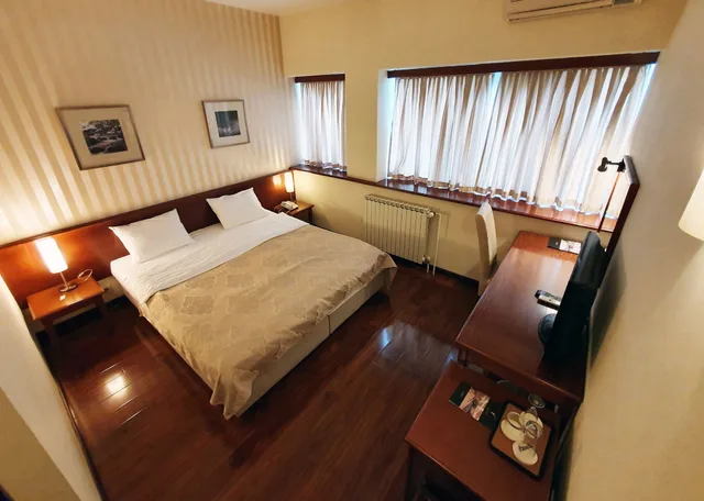 غرفة قياسية بسرير مزدوج بإطلالة على المدينة، Centar Hotel 1/6
