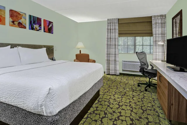 Standard, Hilton Garden Inn San Antonio Airport Hotel 1/3