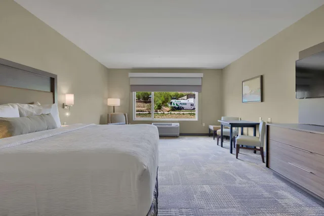 جناح بسرير كينج لذوي الإعاقة، Best Western Plus Executive Residency Fillmore Inn 2/3
