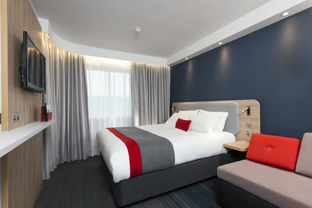 Standard, Double Bed, Sofa, Holiday Inn Express LONDON - DARTFORD 2/4