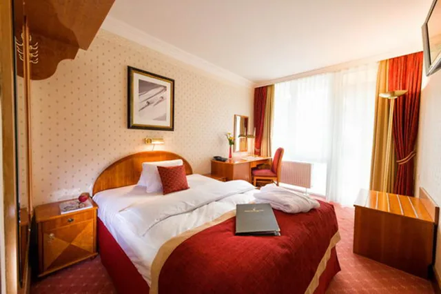 Economy, Twin Beds, Hotel Salzburger Hof 3/7