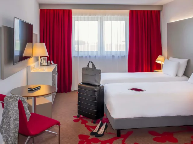 غرفة كلاسيكية بسرير مزدوج أو سريرين منفصلين مع أريكة، Mercure Tours Nord 4/8