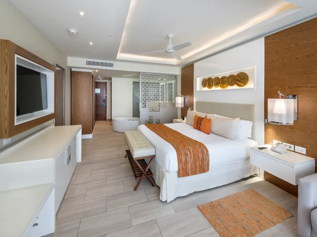جناح كلوب جونيور بإطلالة على البحر، Royalton Bavaro, An Autograph Collection All Inclusive Resort and Casino 2/3