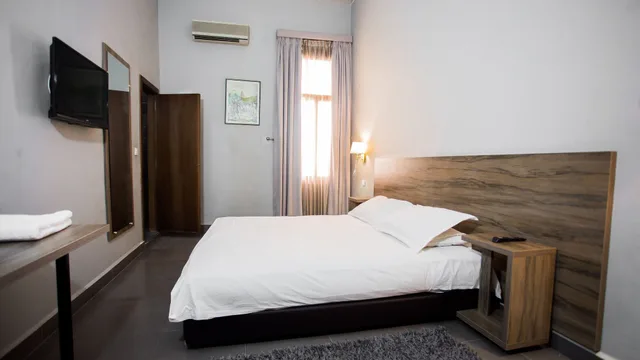 غرفة بسرير كوين، Hotel Olympic 9/10