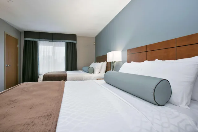 جناح بسريرين كوين، Best Western Plus Blaine At The National Sports Center 6/9