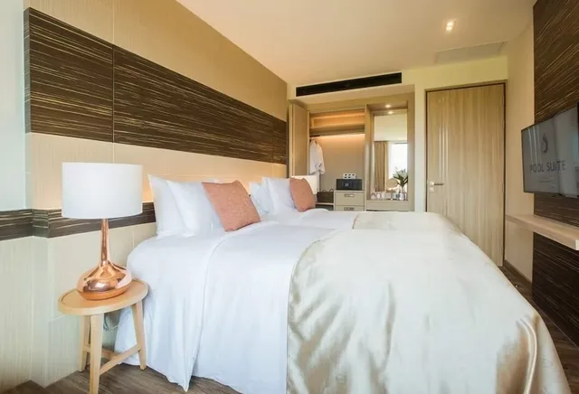 غرفة سوبيريور بسرير مزدوج أو سريرين منفصلين بشرفة، Pool Suite Chiang Mai 1/3