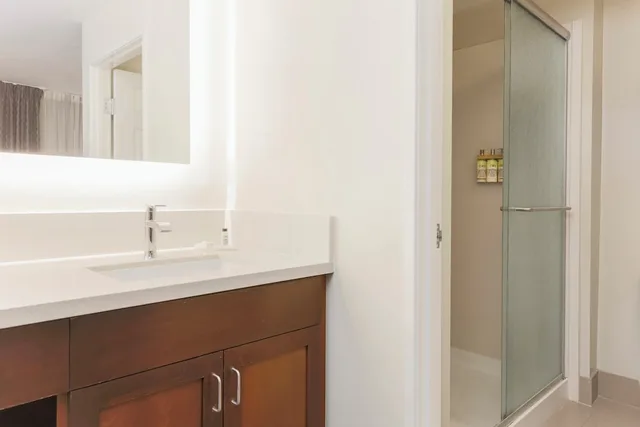 جناح بسرير كينج بغرفتي نوم بمطبخ لذوي الإعاقة، Staybridge Suites Reno 3/3