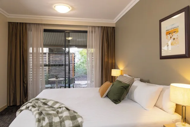 شقة تنفيذية بسرير كينج بغرفة نوم واحدة، Rydges Kalgoorlie 1/2