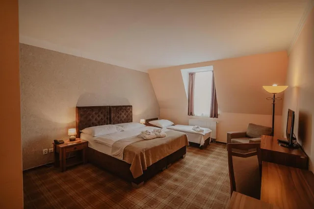 غرفة ثلاثية بإطلالة على البحيرة، Solisko Hotel 5/6