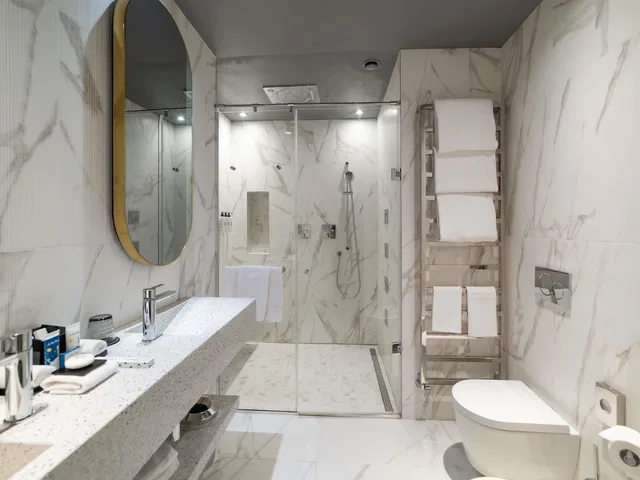 غرفة متصلة عائلية بسرير مزدوج وسريرين منفصلين، Sofitel Rome Villa Borghese Hotel 9/10
