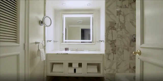 غرفة بسريرين كوين بشرفة، Ritz Carlton Naples 6/7
