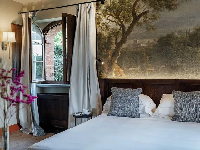 Superior, King Bed, Castel Monastero 2/5