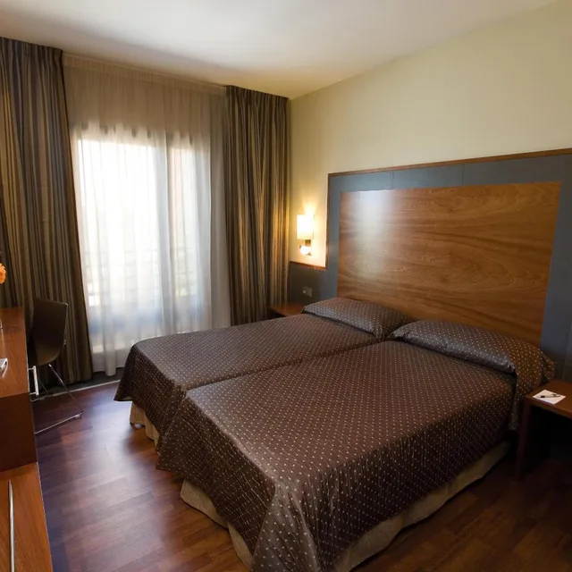 Room, Double Bed, Hotel F G Logrono 4/10