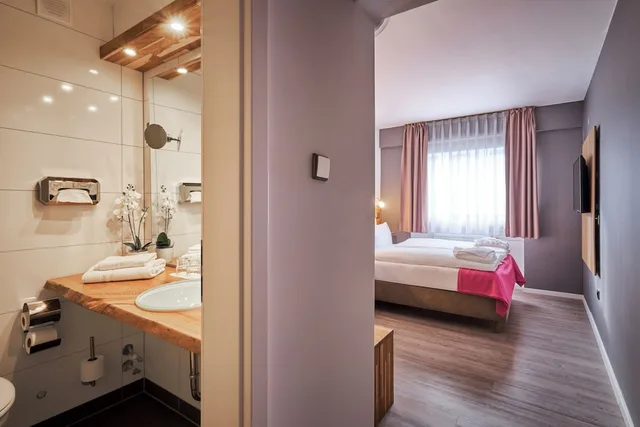 Urban, Comfort, Queen Bed، Hotel Stuttgart 21 3/6